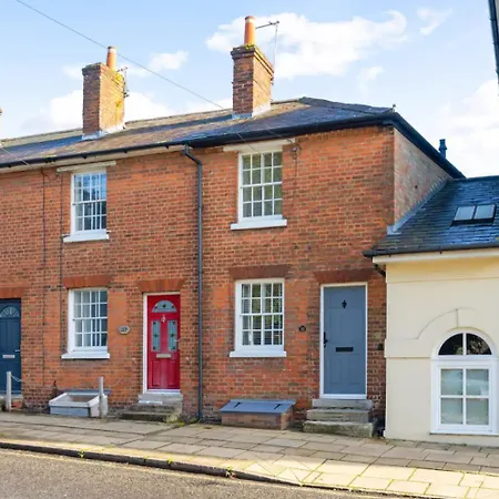 2 Bedrooms Stunning Westgate Cottage Retreat, Central Winchester, Free On-Street Parking Permit, With Garden Close To Cathedral - Sleeps 6, Pets Are Welcome, Summer Special Offer! - By Blue Puffin Stays Exterior photo